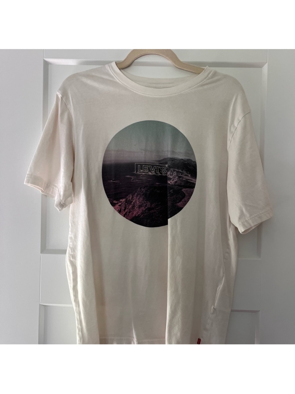 Levi's Cream Graphic Tee - Circular Landscape Print